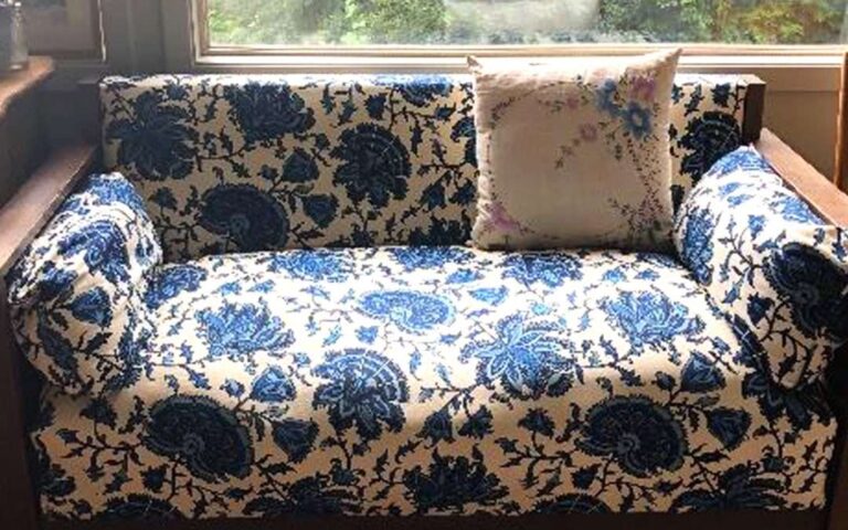 50 % OFF Sunday! Sammamish Entire Home Packed Antiques & Collectibles and More!