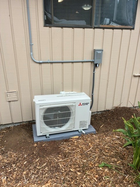 Floor Mount Ductless Heat Pump